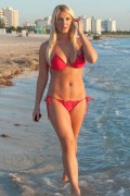 Brooke Hogan ganz Sexy im Bikini