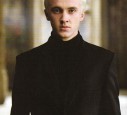 In den Harry Potter Filmen spielt er Draco Malfoy, einen eher unsympathischen Zauberer.